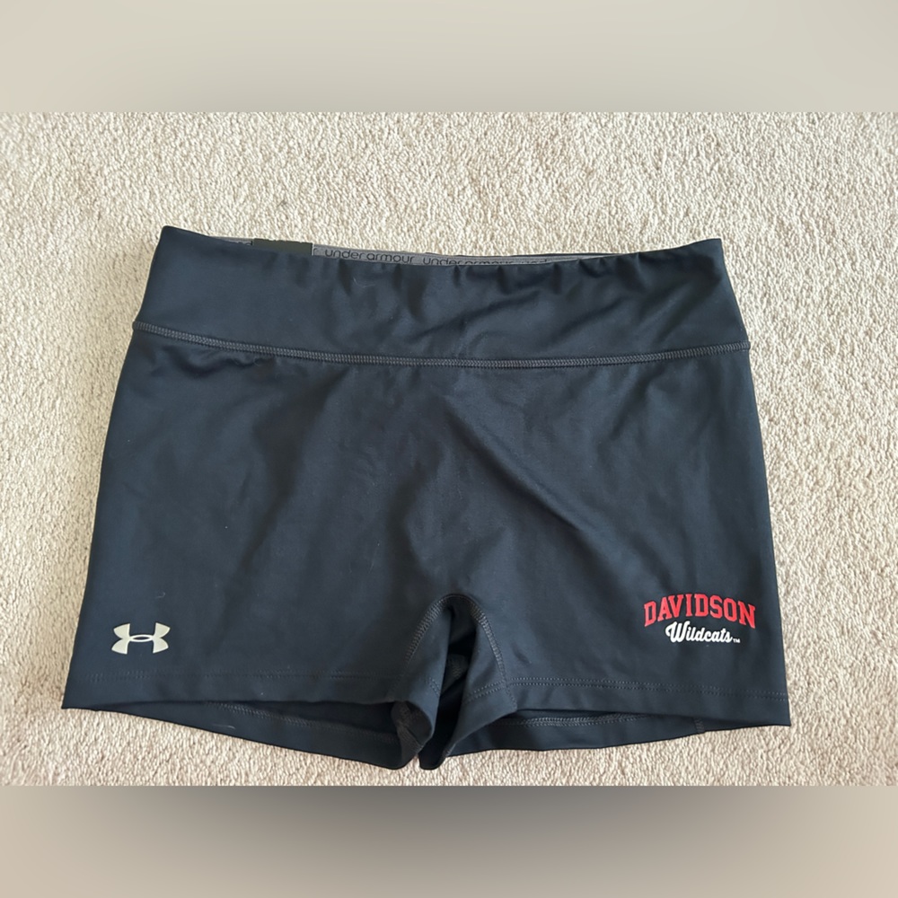 Davidson Wildcats Under Armour Heat Gear Compression Shorts NWT Size Large